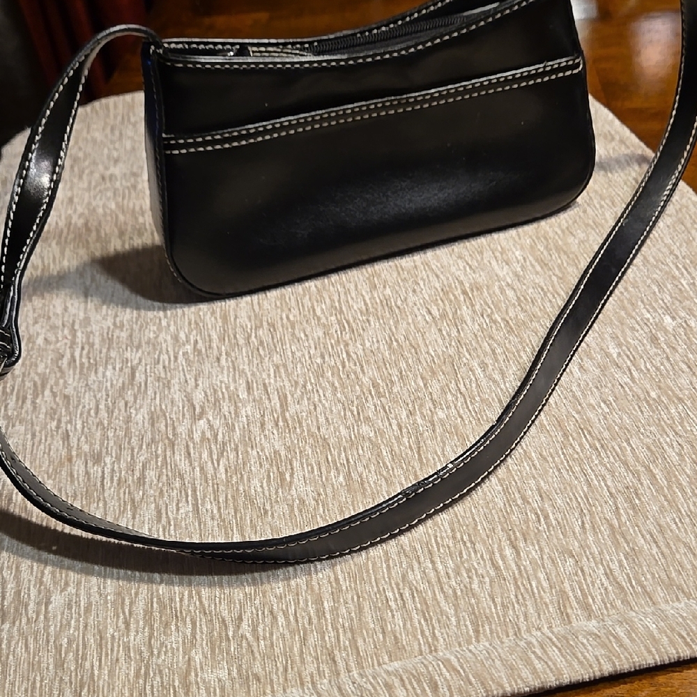 Villager Black Leather Shoulder Bag with Adjustable Strap